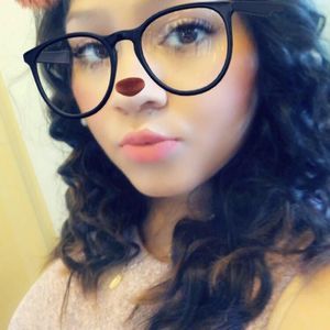 Meet your Posher, Noemy